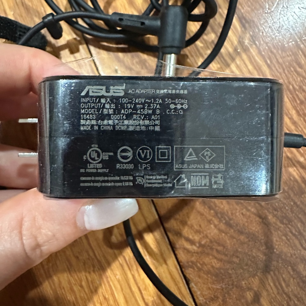 Asus laptops charger new - Picture 7 of 8